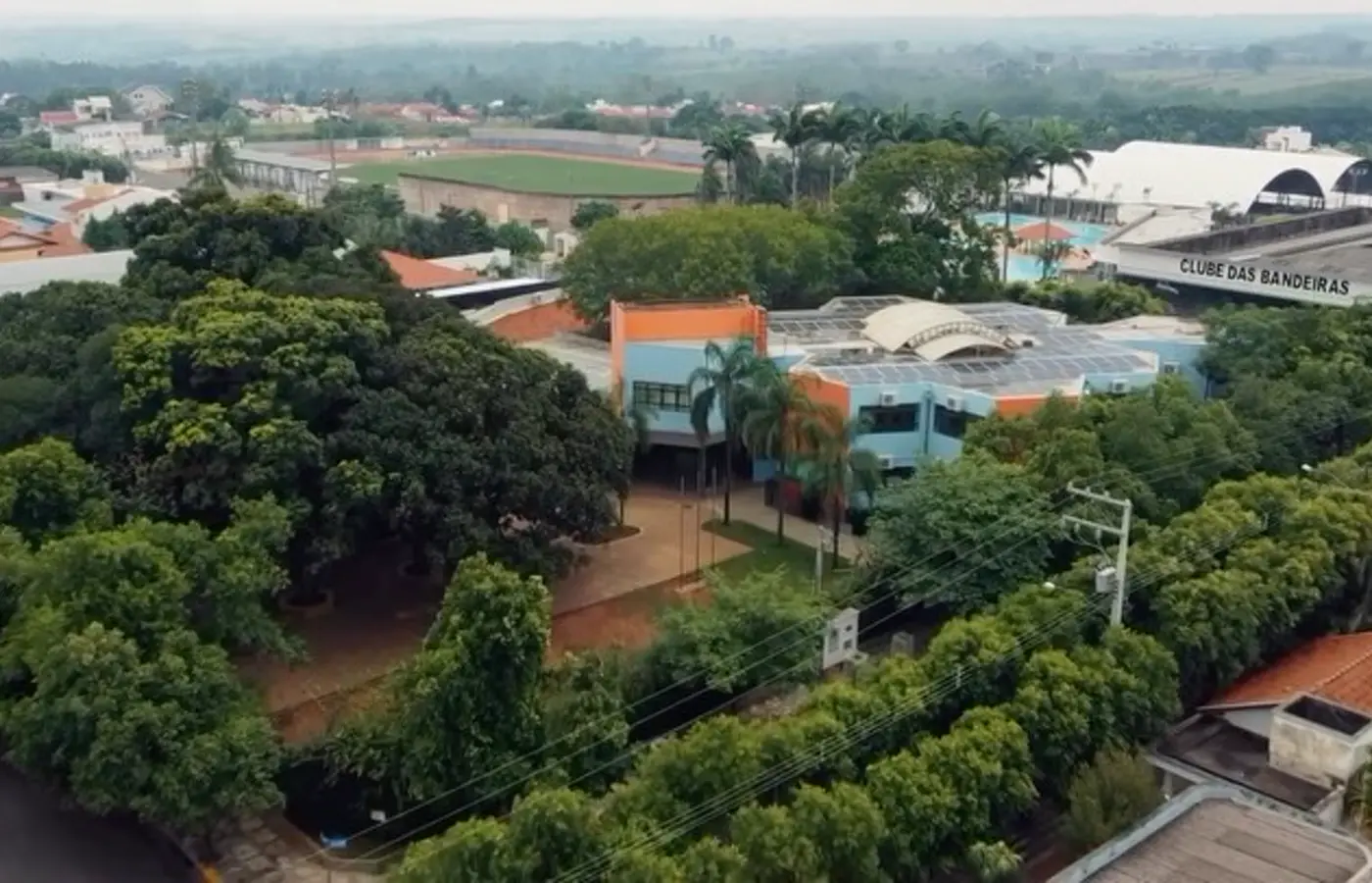 Vista aérea do Colégio Posicruz em Osvaldo Cruz, SP