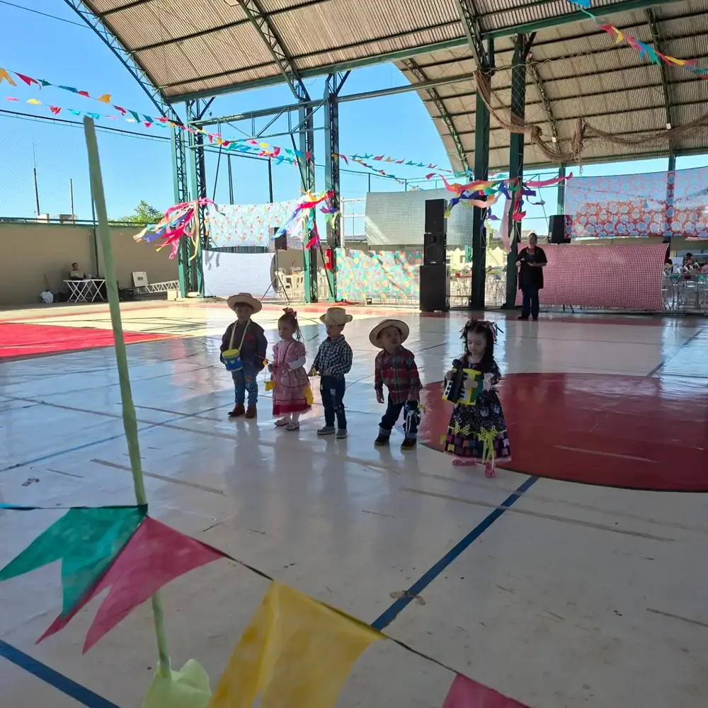 Festa junina na quadra — Colégio Posicruz