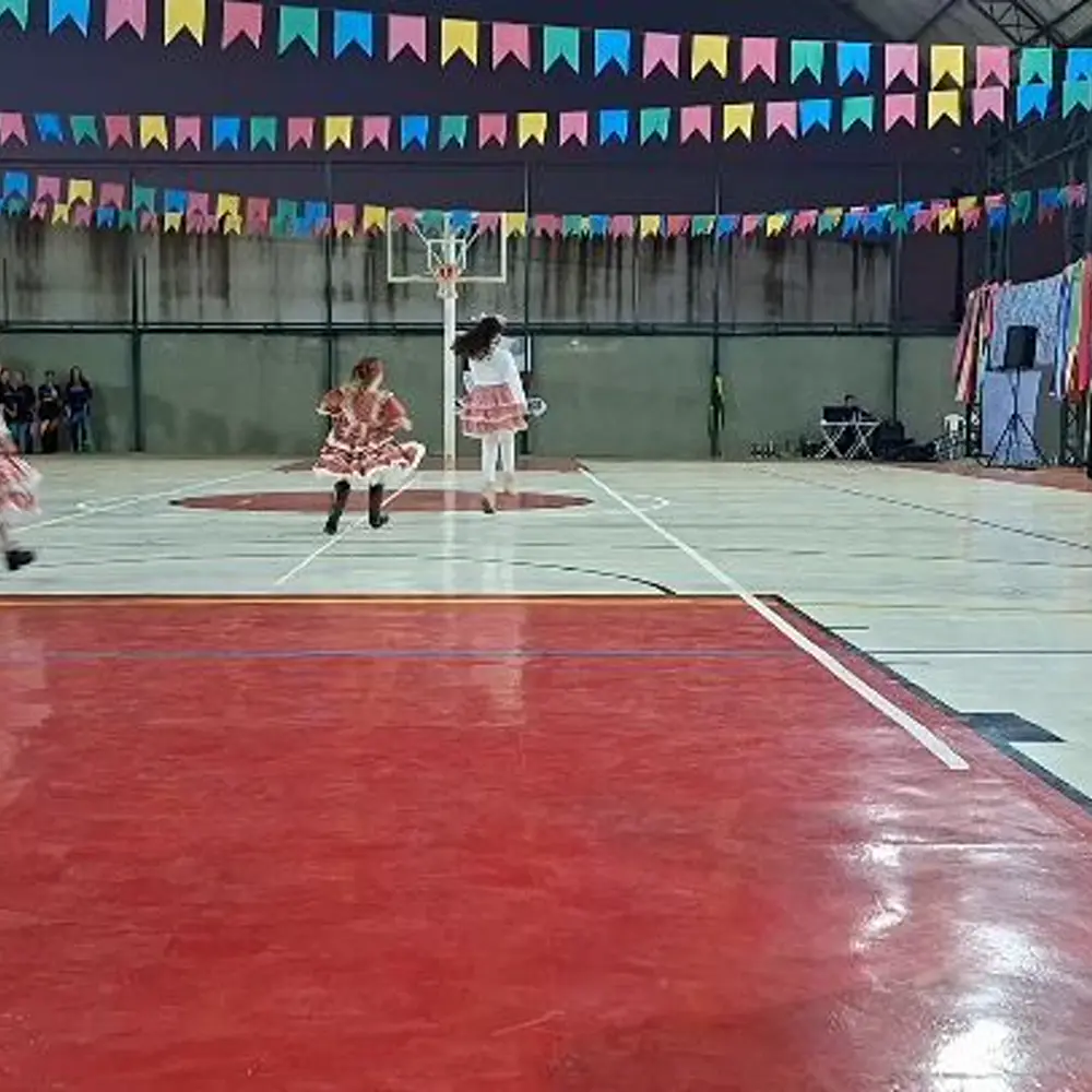quadra poliesportiva — Colégio Posicruz